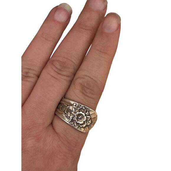 Floral Size 9 Sterling Silver Plated Spoon Ring - Picture 4 of 5